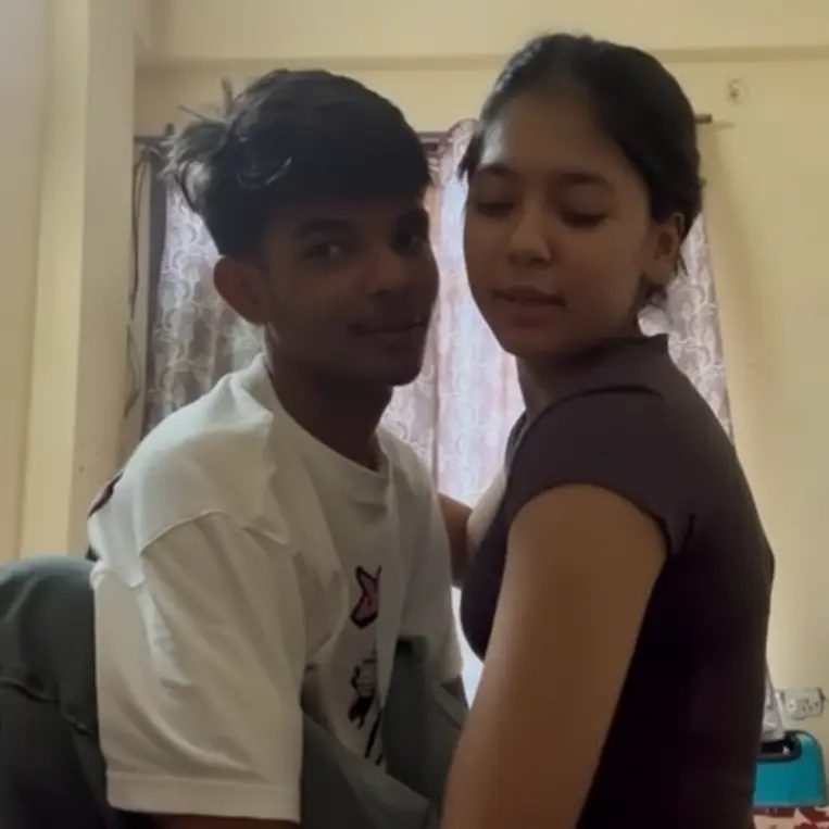 19 Minutes Viral Video Logo